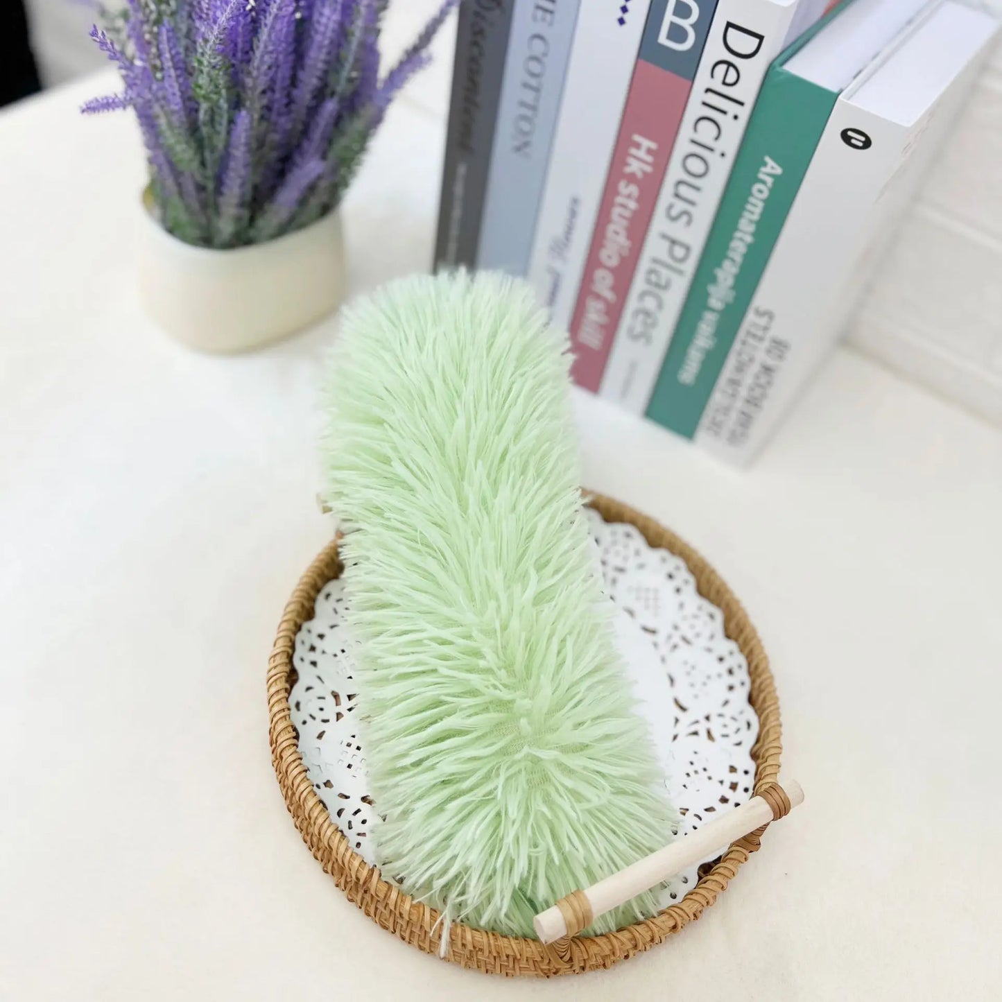 Plush feather toy for cats