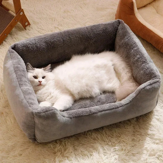 Comfortable bed for cats and dogs