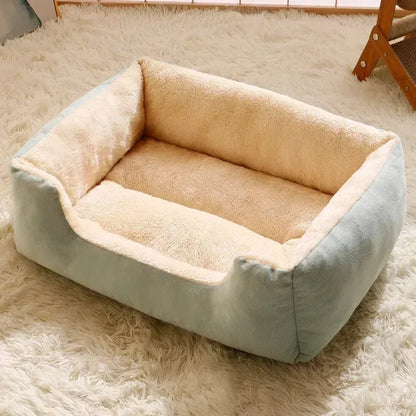 Comfortable bed for cats and dogs