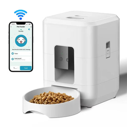 Automatic feeder for dogs and cats